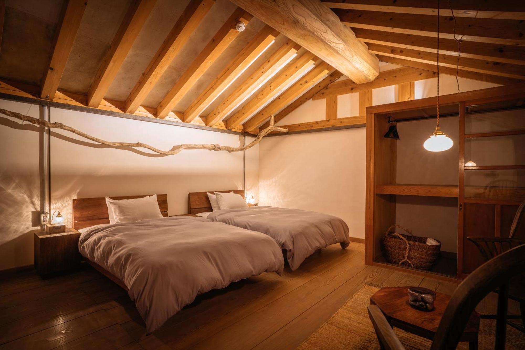 Отель Bed And Craft Nanto Экстерьер фото